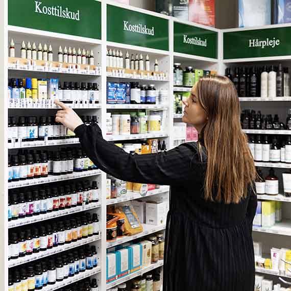 Stort udvalg af vitaminer i Helsemin i Lyngby Storcenter.